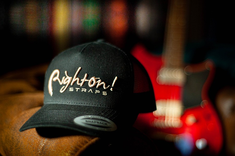 Gorra RightOn! Straps - Estilo Retro Trucker